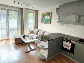 2 Coastal Retreat Apartments